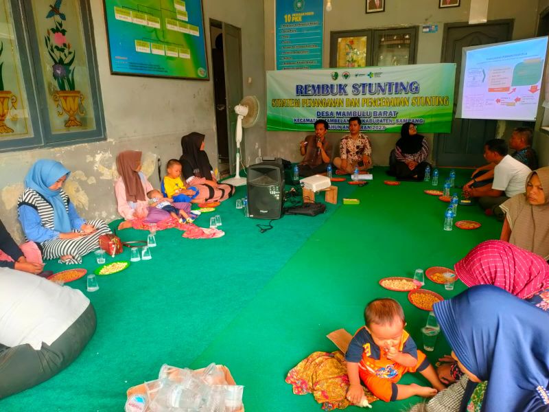 Musyawarah terkait stunting di Desa Mambulu Barat.