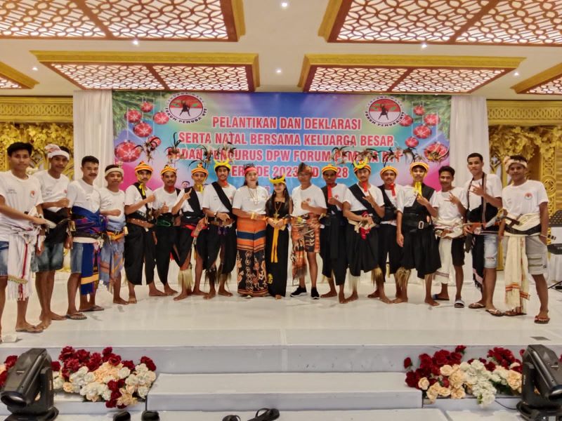 Dewan Pengurus Wilayah (DPW) Nusa Tenggara Timur (NTT) Forum Pemuda NTT periode perdana resmi dilantik dan dideklarasikan Sabtu, (30/12/2023). 