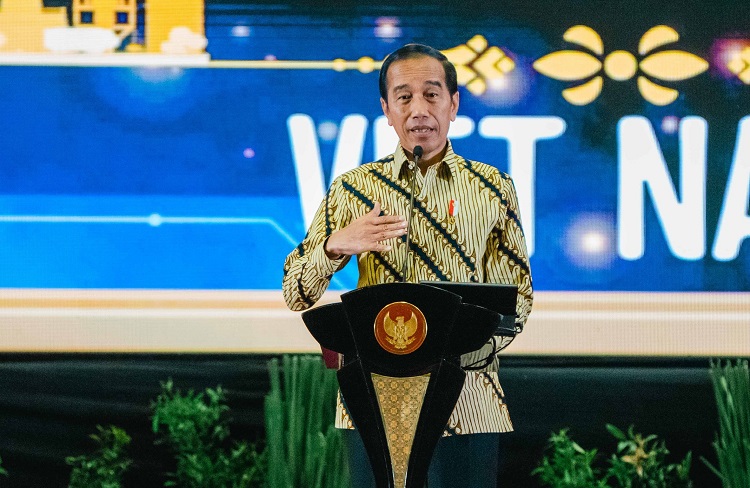 Presiden Joko Widodo (Jokowi) saat membuka Konvensi XXIX Temu Tahunan XXV Forum Rektor Indonesia (FRI) di GRAHA UNESA, Surabaya, Senin (15/01/2024). SP/ Aini