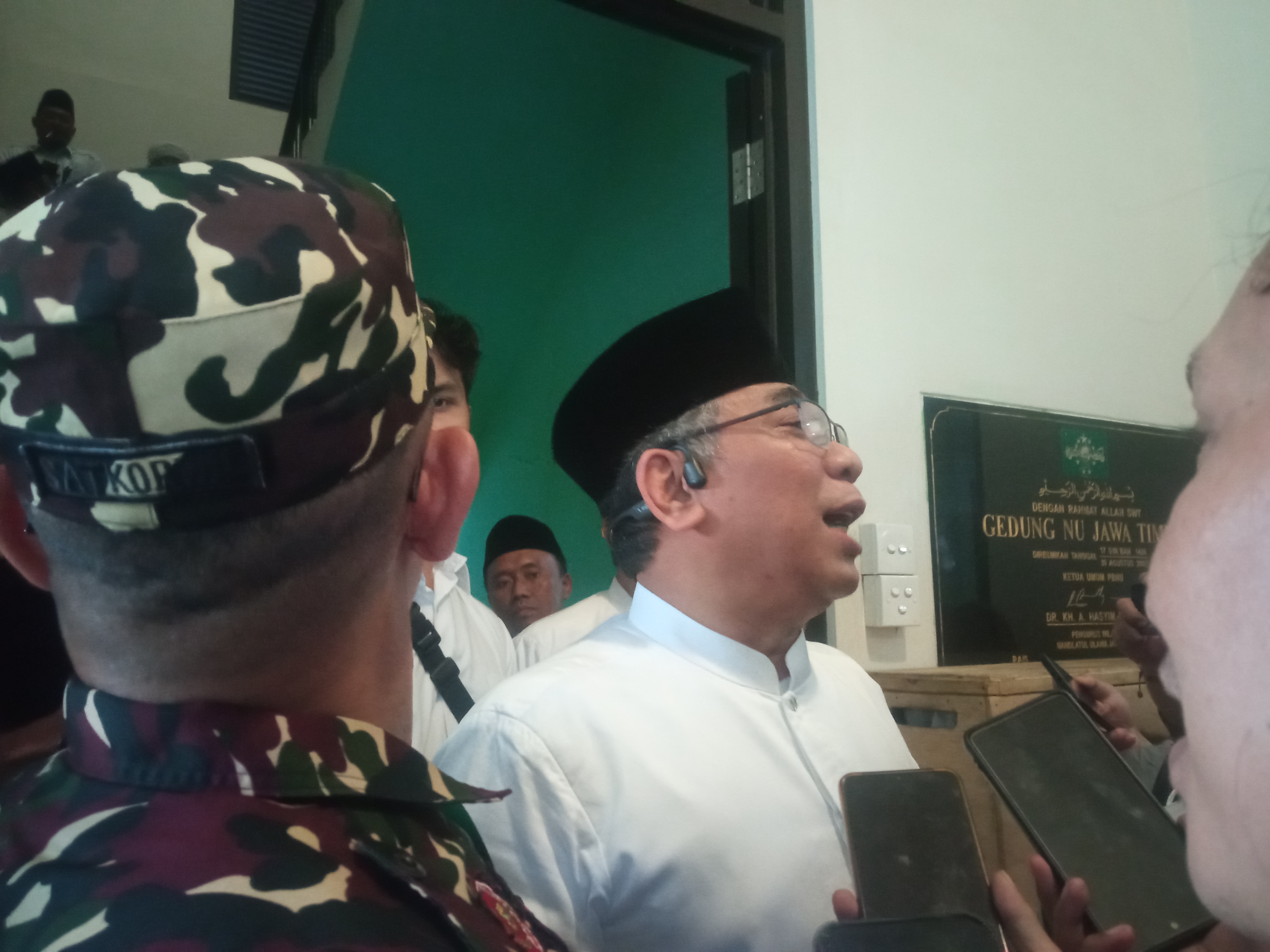 Gus Yahya, saat ditemui Surabaya Pagi di acara pelantikan KH Abdul Hakim Mahfudz sebagai PJ Ketua PWNU Jatim, Surabaya, (15/1/2023). SP/AIN