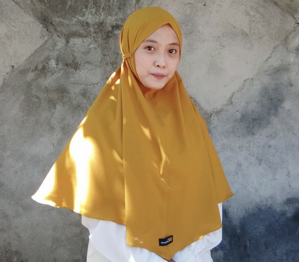 Izza Auliya Agustin, SE. Pebisnis Muda sekaligus Wisudawati Terbaik Ilmu Ekonomi UINSA. SP/Mochammad Kasyfi Fahmi 