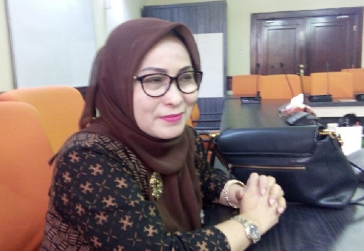 Ketua Komisi B DPRD Surabaya, Hj. Luthfiyah di Ruangan Komisi B DPRD Surabaya. SP/ Al Qomaruddin
