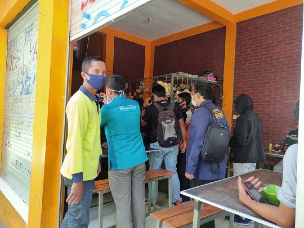 Pemkot Surabaya menggelar operasi konten pornografi di seluruh wilayah di Kota Pahlawan. SP/alqomar