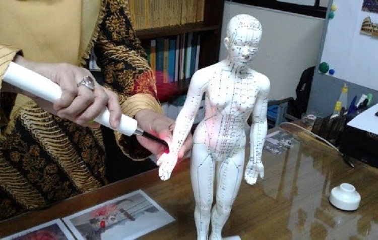 Produk inovasi Dentolaser, Badan Pengembangan Bisnis Rintisan dan Inkubasi Universitas Airlangga. SP/ Mbi