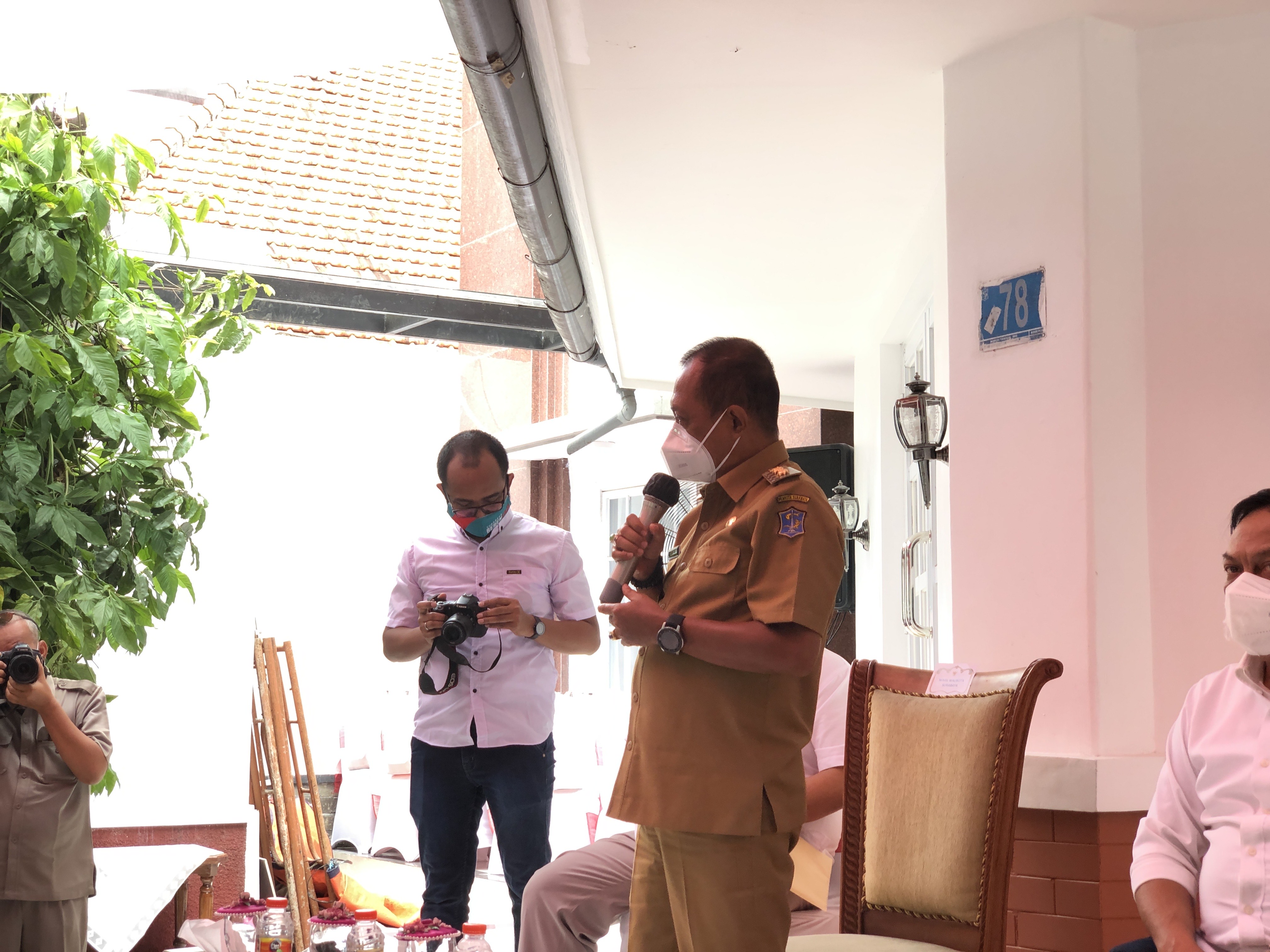 Wakil Walikota Surabaya, Armuji saat memberikan sambutan pada para influencer. SP/ MOCHAMMAD KASYFI FAHMI   