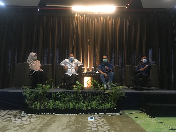 Diskusi "Cangkrukan Demokrasi Sehat”, Jumat (2/10/2020). SP/ALQOMARUDDIN