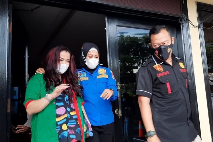 Jennifer Jill diamankan Satuan Reserse Narkoba Polres Jakarta Barat atas kasus penyalahgunaan narkoba.