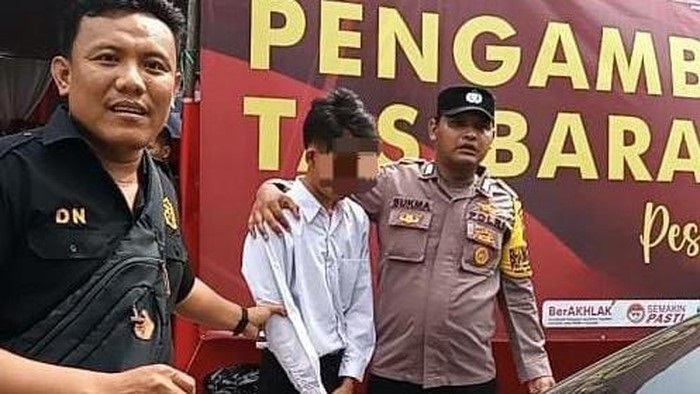 Seorang mahasiswa asal sebuah kampus negeri di Jember, diamankan petugas saat hendak mengikuti SKD CPNS di Politeknik Pelayaran Surabaya.
