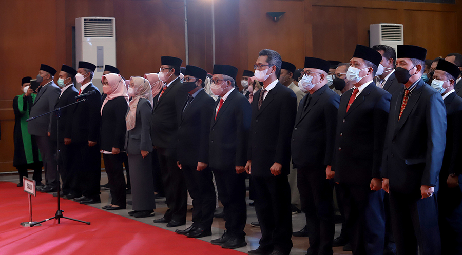 Wali Kota Eri merotasi dan melantik sebanyak 320 pejabat pemkot, Rabu (12/10/2022). SP/SURA