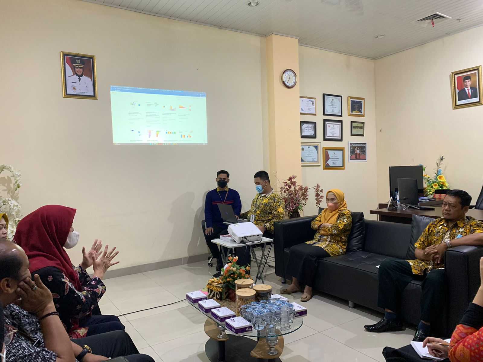 Rombongan Bappeda dan Kominfo Kabupaten Gresik saat studi tiru Satikomo Kota Mojokerto