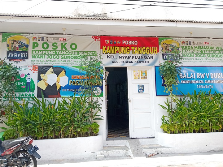 Posko kampung Tanguh RW 05 Nyamplungan, Pabean Cantikan, yang akan terapkan isolasi mandiri 14 hari bagi pemudik yang balik ke Surabaya. Sp/semmy