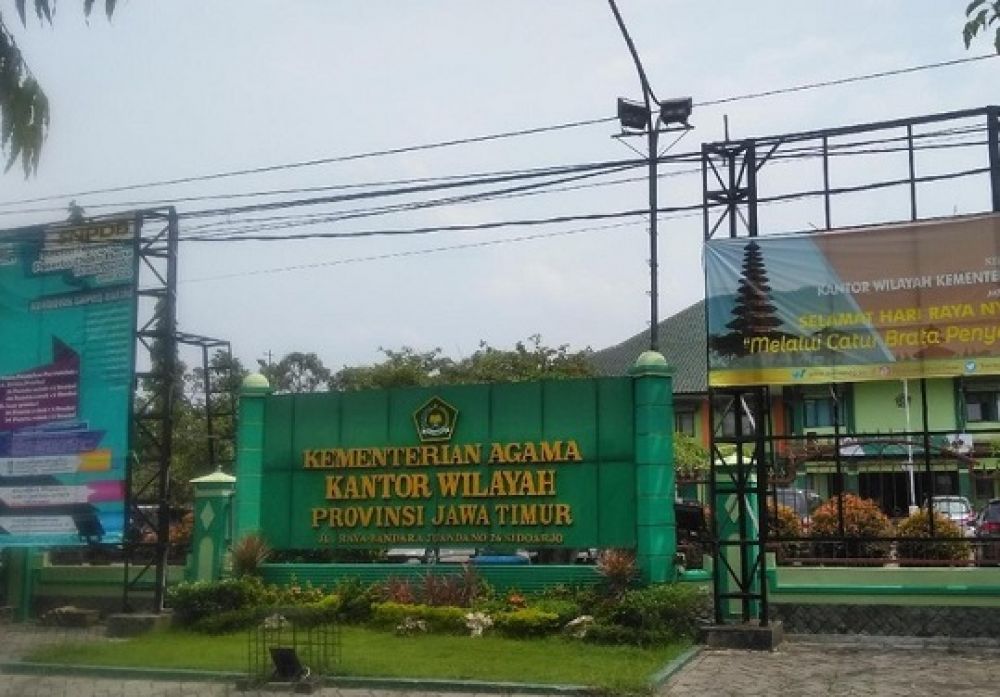 Kantor Kanwil Kemenag Jatim di Raya Juanda, Sidoarjo.