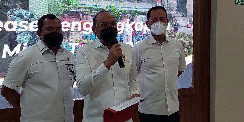 Brigjen Pipit Rismanto, Dirtipidter Bareskrim Polri memberikan keterangan terkait pemeriksaan PT Afi Farma Kediri. Sp/can