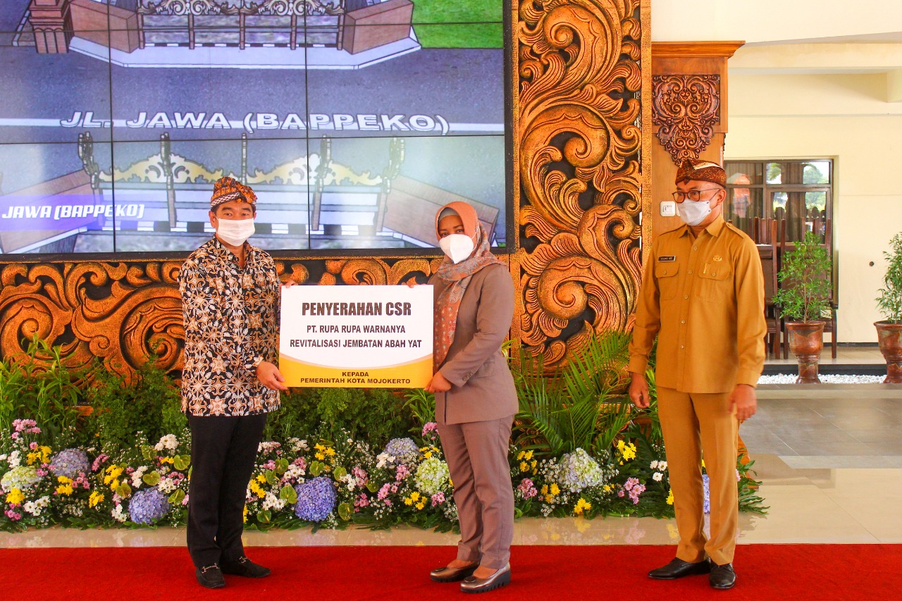 Pengukuhan pengurus Forum Komunikasi Tanggungjawab Sosial Perusahaan. SP/Dwy Agus Susanti