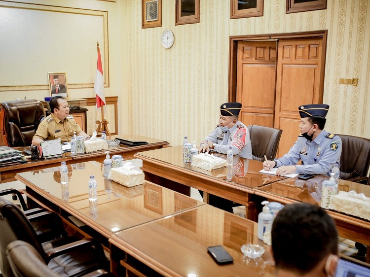 Bupati saat melaksanakan audiensi bersama Kepala Lembaga Pemasyarakatan Klas II A Jember. SP/ Dik
