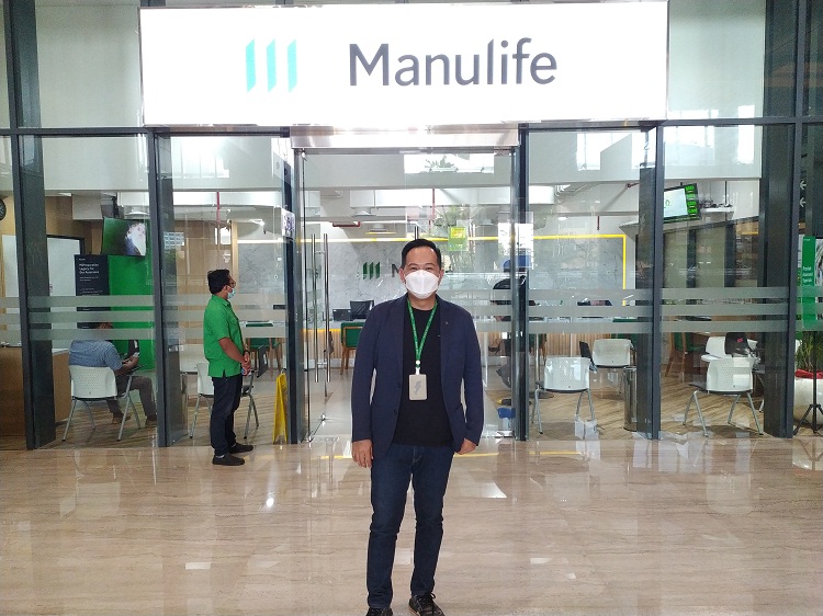 Adi Pranoto di Kantor Manulife Pakuwon Center. SP/ Satrya Nugraha