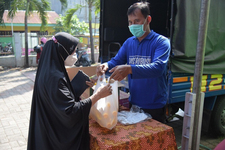 Kegiatan operasi pasar ini sangat efektif untuk menstabilkan harga kebutuhan pokok. SP/ Al Qomaruddin