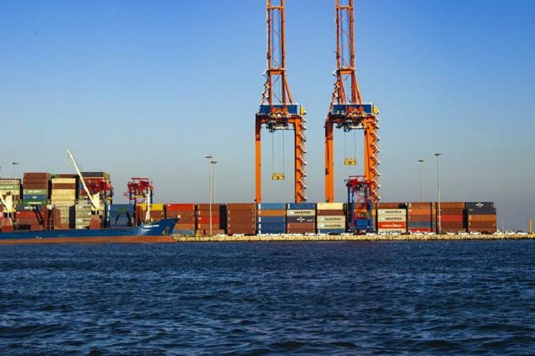 Pertumbuhan arus petikemas di TPS Surabaya hingga April 2021 menunjukan angka positif. SP/ Pixabay