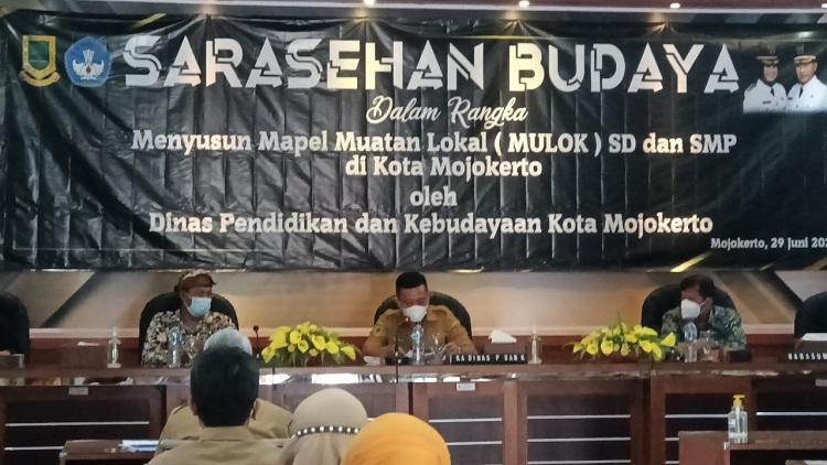 Sarasehan budaya dalam rangka menyusun mata pelajaran muatan lokal SD dan SMP di Kota Mojokerto, Selasa (29/6/2021) pagi. SP/Dwy Agus S