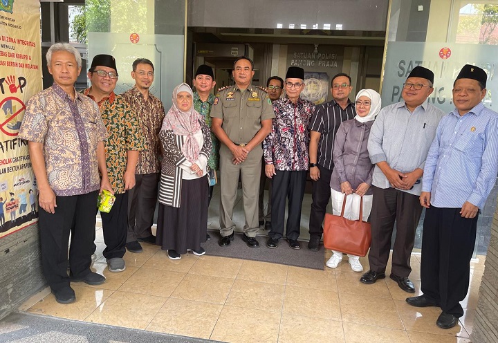 Jajaran Komisi A DPRD Jatim di kantor Satpol PP Sidoarjo