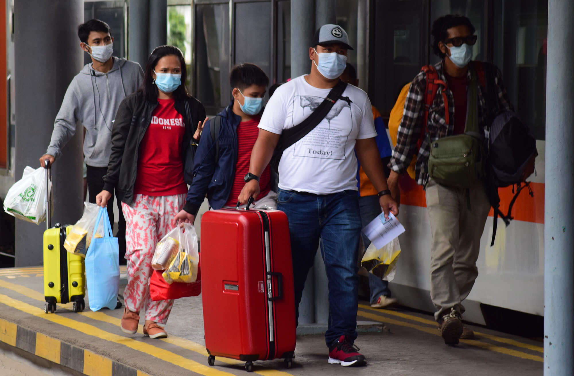 Sekitar 792 penumpang tidak lolos berkas-berkas persyaratan saat boarding di stasiun. SP/PATRICK