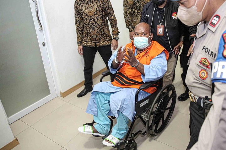 Lukas Enembe, Gubernur Papua, sejak Rabu (11/1/2023) resmi ditahan oleh KPK. 
