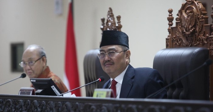 Ketua MKMK Jimly Asshiddiqie memimpin jalannya rapat perdana di Gedung II Mahkamah Konstitusi, Kamis (26/10/2023) kemarin. 