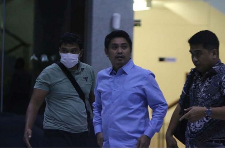 Mardani H Maming, saat diperiksa oleh KPK terkait dugaan suap izin pertambangan saat masih menjadi Bupati Tanah Bumbu.