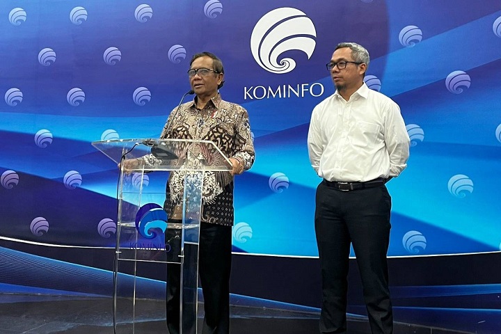 Mahfud MD, usai dipanggil dan ditunjuk sebagai Plt Menkominfo, oleh Presiden Jokowi, Senin (22/5/2023).