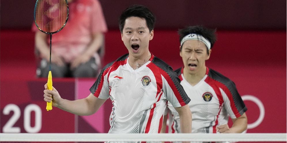 Marcus Fernaldi Gideon/Kevin Sanjaya Sukamuljo saat bertanding di Olimpiade Tokyo 2020. SP/ AP Photo