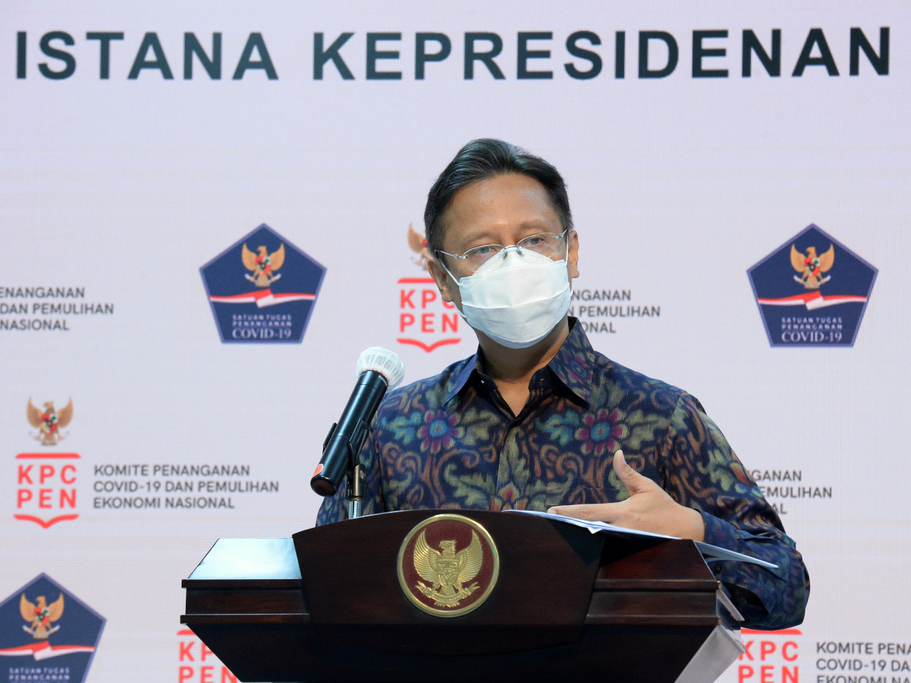 Menteri Kesehatan Budi Gunadi Sadikin, yang seorang bankir.