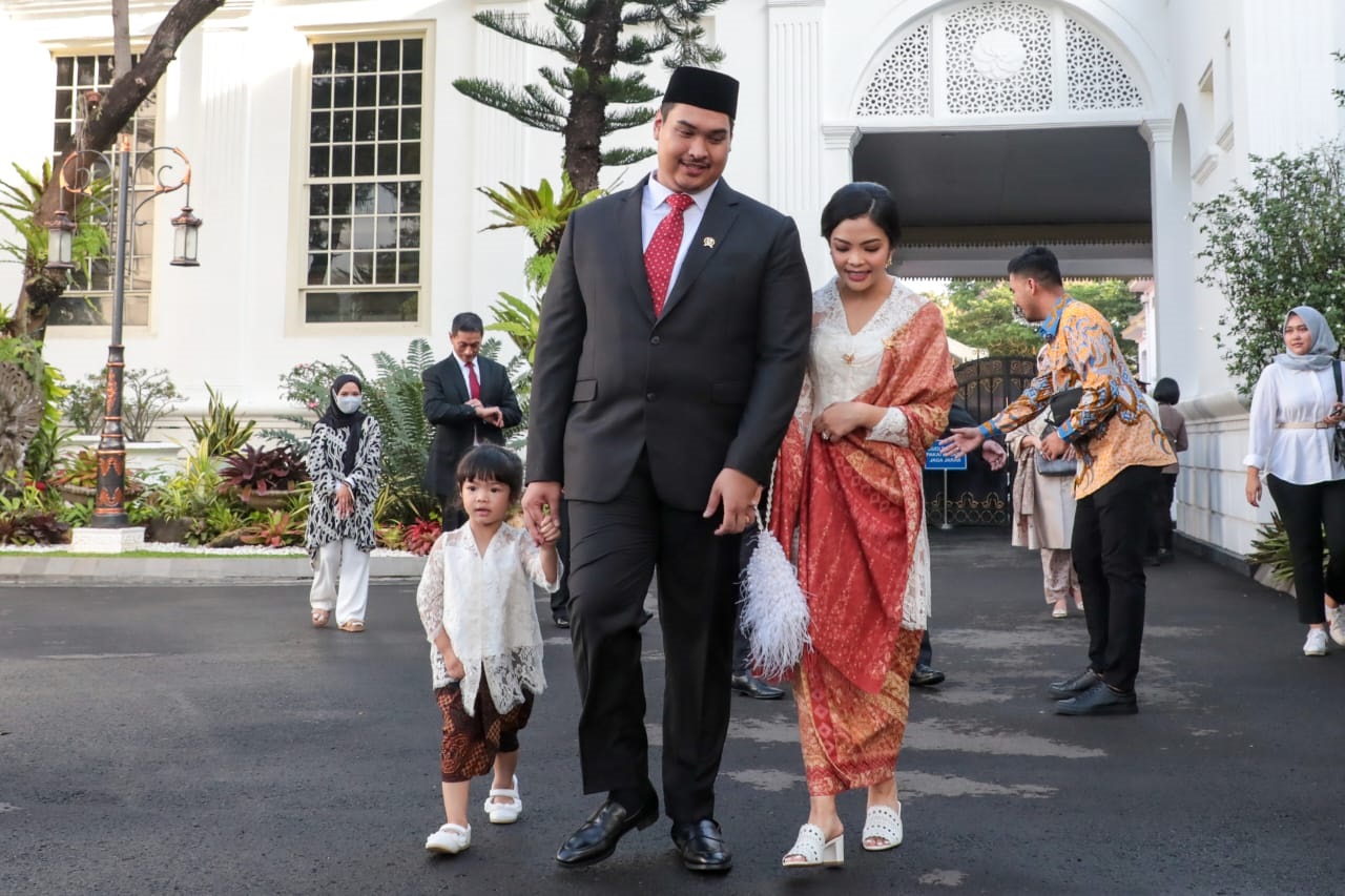 Dito Ariotedjo, saat dilantik oleh Presiden Joko Widodo menjadi Menteri Pemuda dan Olahraga, di Istana Negara, Jakarta, Senin (3/4/2023).
(Foto: Sp/setpres RI)

