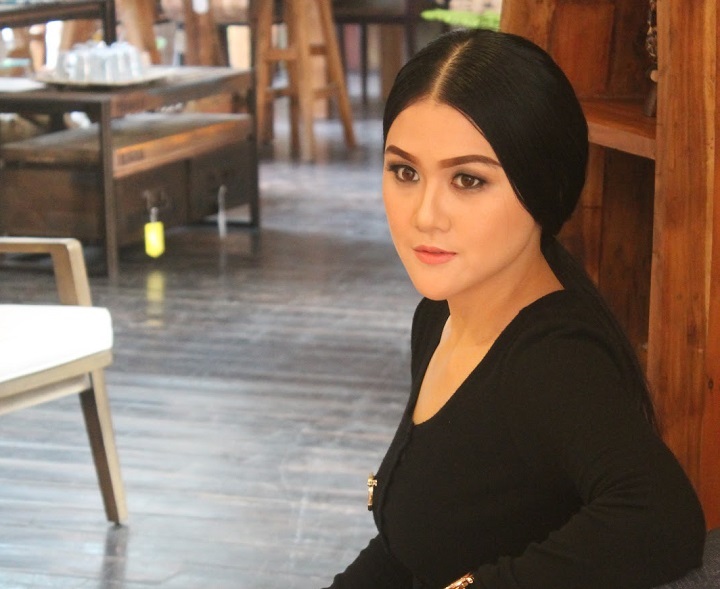 Mikhavita Wijaya, istri Bams eks Samson.