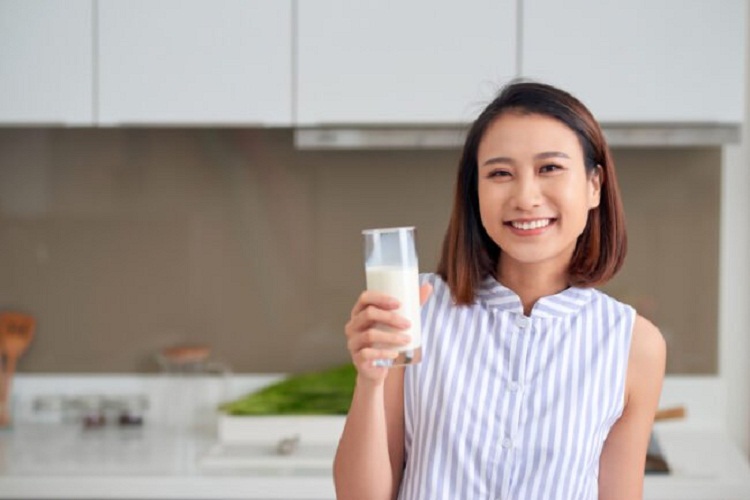 Aktifitas rutin minum susu Sebelum tidur. SP/ SBY