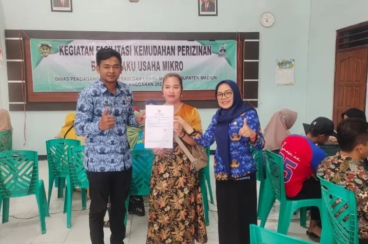 Kegiatan Fasilitasi Kemudahan Perizinan Pelaku Usaha UMKM di Madiun. Foto: Diskominfo Kabupaten Madiun.