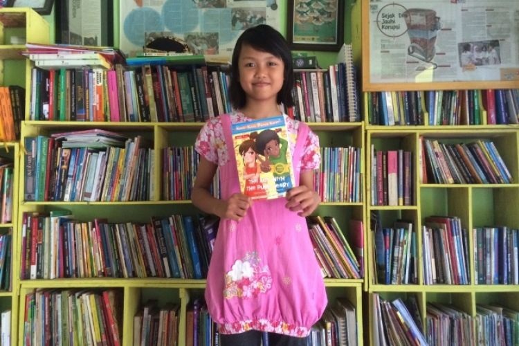 Nadia Shafiana Rahma dan karya buku terbitannya. SP/ YGY