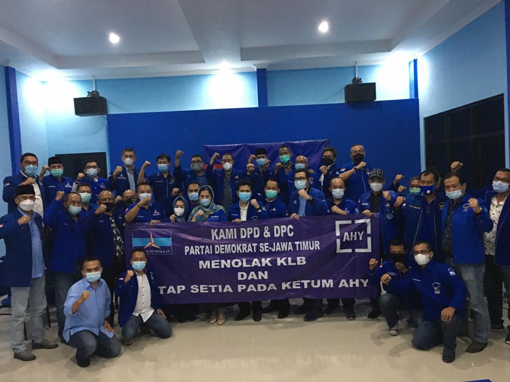 DPD Partai Demokrat Jawa Timur dan 38 DPC Partai Demokrat seluruh Jatim menunjukkan kesolidan dibawah komando Agus Harimurti Yudhoyono (AHY) .SP/ RIKO ABDIONO.