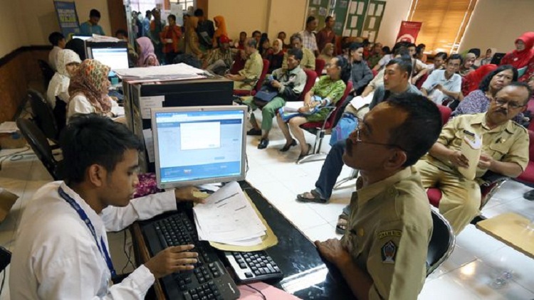 Layanan tatap muka Kantor Pelayanan Pajak (KPP) wilayah Surabaya, Jawa Timur. SP/ SBY