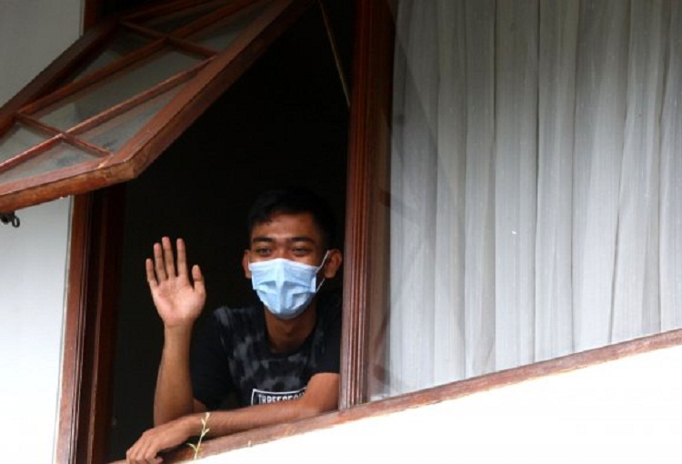 Salah satu pemuda yang melakukan isolasi mandiri di rumah. SP/ SMR