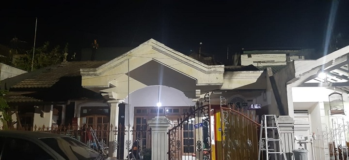 Rumah mewah di daerah Bendul Merisi menjadi sasaran maling sejak Jumat (16/10/2020), hingga kini keberadaannya belum diketahui. SP/Anto