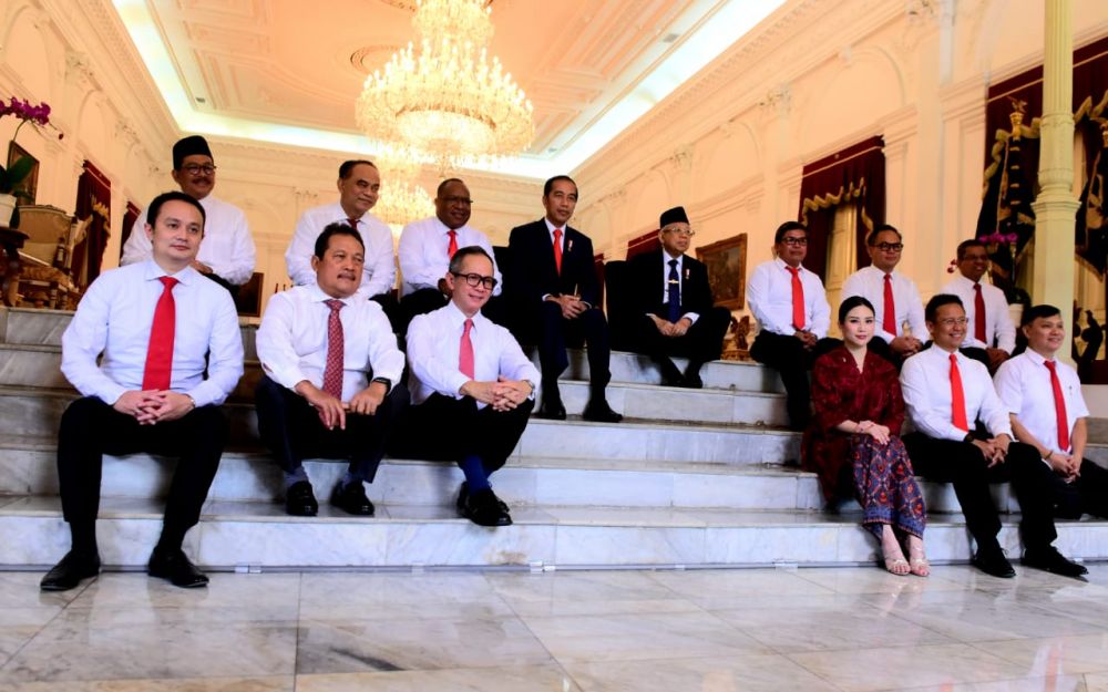 Presiden Jokowi saat memperkenalkan jajaran Wakil Menteri.