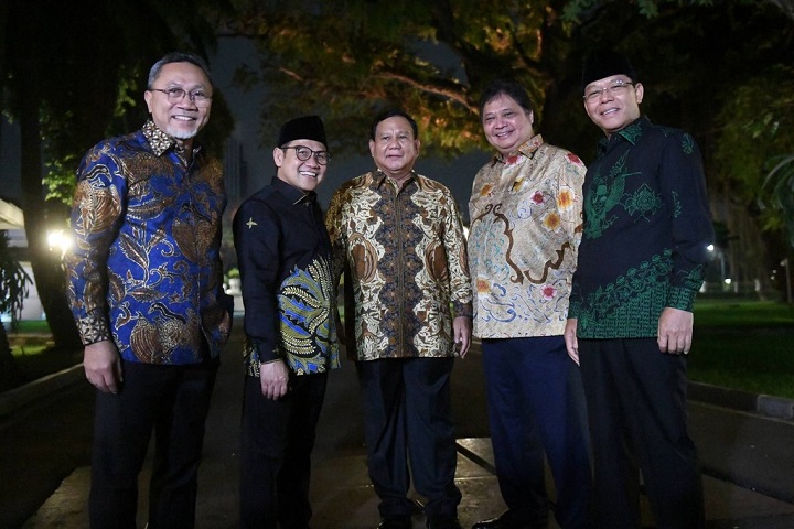 Enam ketua partai politik, Selasa (3/5/2023) malam usai menemui Presiden Jokowi di Istana Negara. 