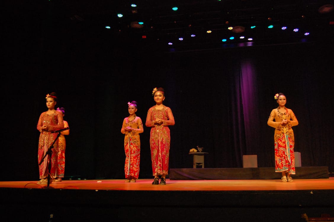 Pertunjukkan seni ludruk di gedung Balai Budaya Surabaya sebelum adanya pandemi Covid-19 (SP/Dok. Bangga Surabaya)