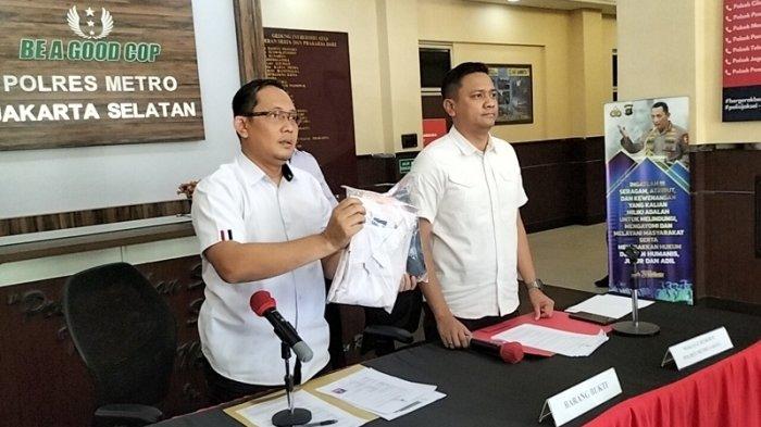 Polres Jaksel bongkar prostitusi anak di bawah umur dengan layanan online, 1 pelaku sebagai mucikari diamankan.