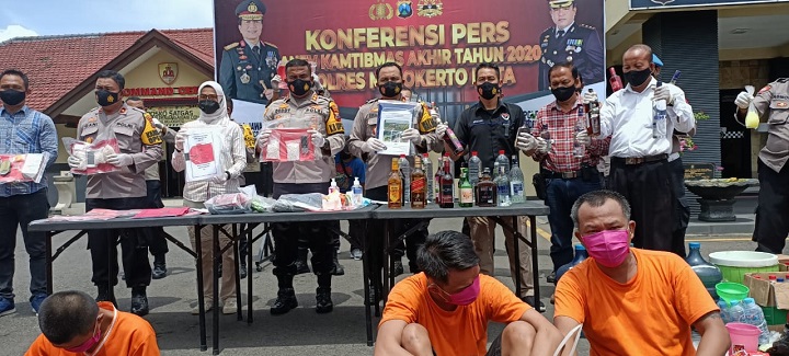 Kepolisian Resor (Polres) Mojokerto Kota menggelar press release laporan Analisa dan Evaluasi (Anev) Kamtibmas tahun 2020. SP/Dwy Agus Susanti