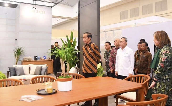 Presiden Joko Widodo membuka IFFINA Indonesia Meubel & Design Expo 2023 di ICE BSD, Kamis (14/9/2023).