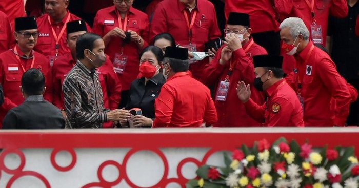 Momen Presiden Joko Widodo menghadiri Rakernas II PDIP di Sekolah Partai PDIP, Jakarta Selatan, Selasa (21/6/2022). 