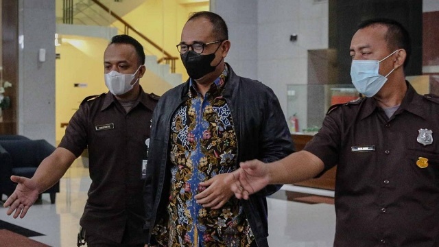 Rafael Alun saat diperiksa oleh KPK