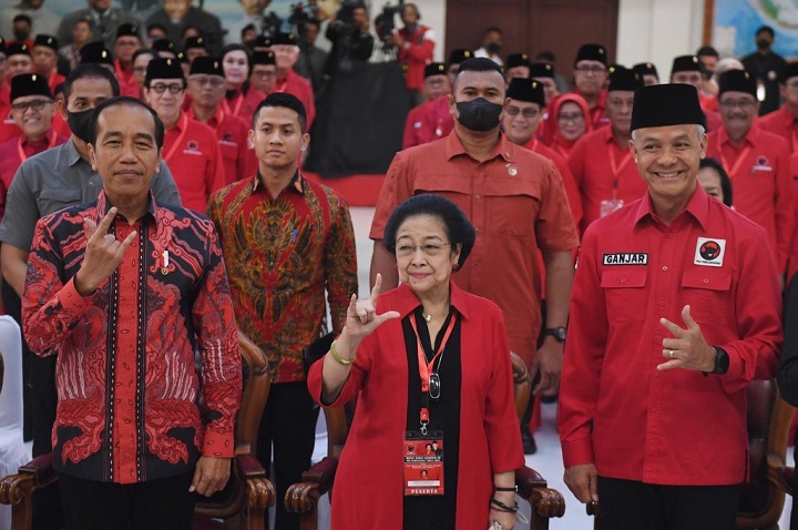 Ketua Umum PDIP Megawati Soekarnoputri bersama Presiden Joko Widodo di Rapat Kerja Nasional (Rakernas) III PDIP tahun 2023 di Sekolah Partai PDIP, Selasa (6/6/2023).