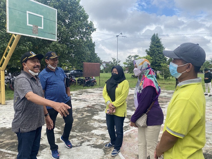 Anggota DPRD Jatim dari Partai Demokrat H Subianto (paling Kiri) saat Reses di Desa Doko Kecamatan Ngasem Kabupaten Kediri (5/2/2022).